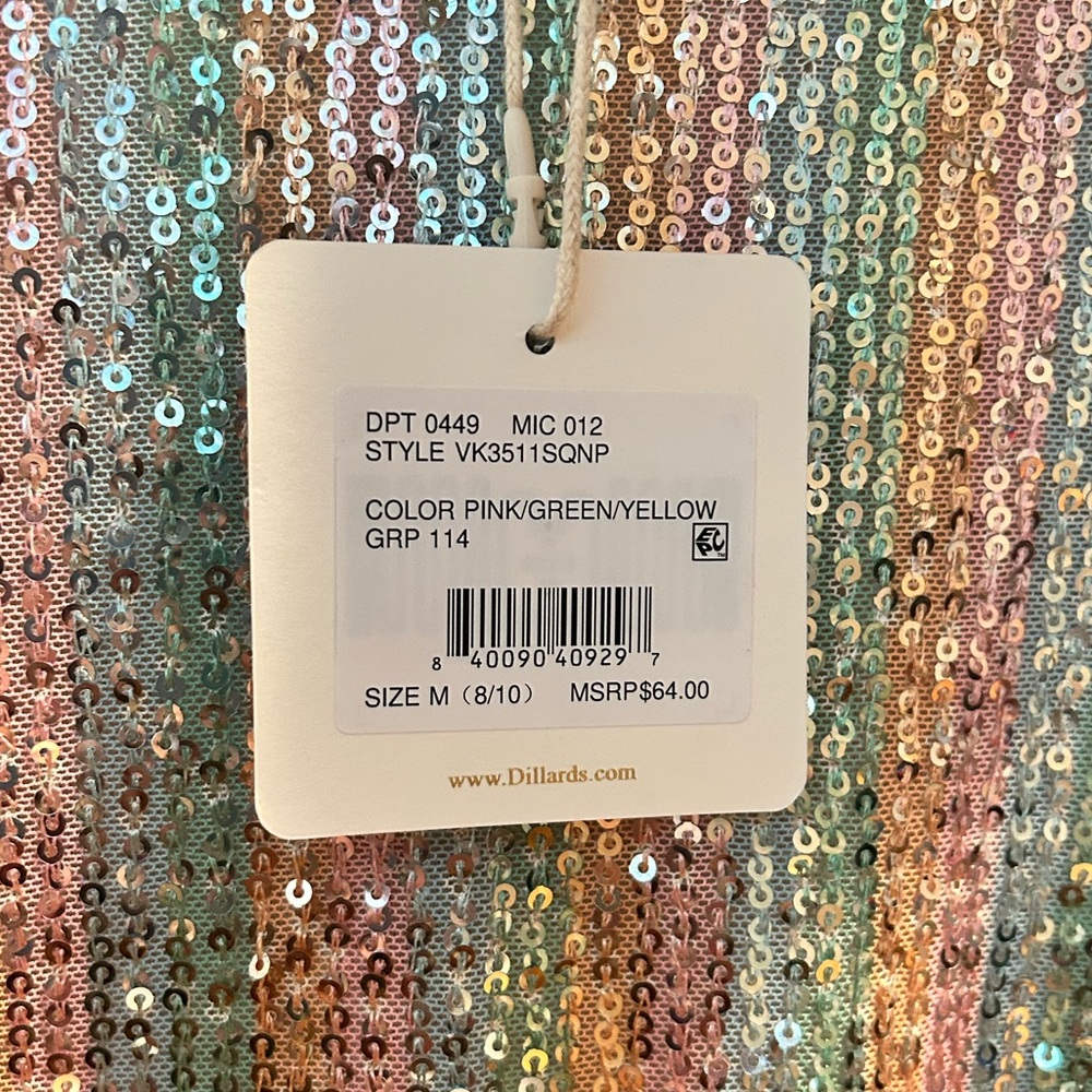 This kids dress is so beautiful! The sequins give it such a glamorous look. - Picture 6 of 10
